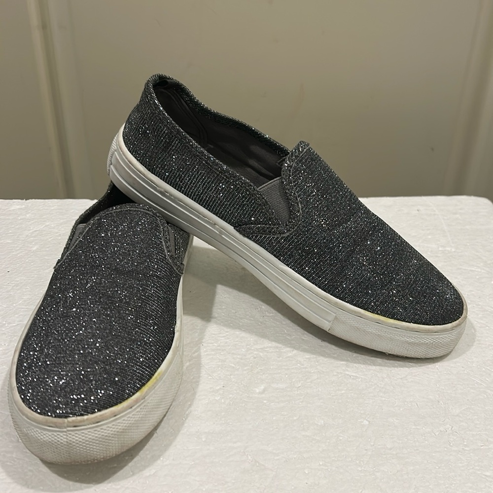 Atmosphere women’s Slip on Glitter sneakers size 6 grey white